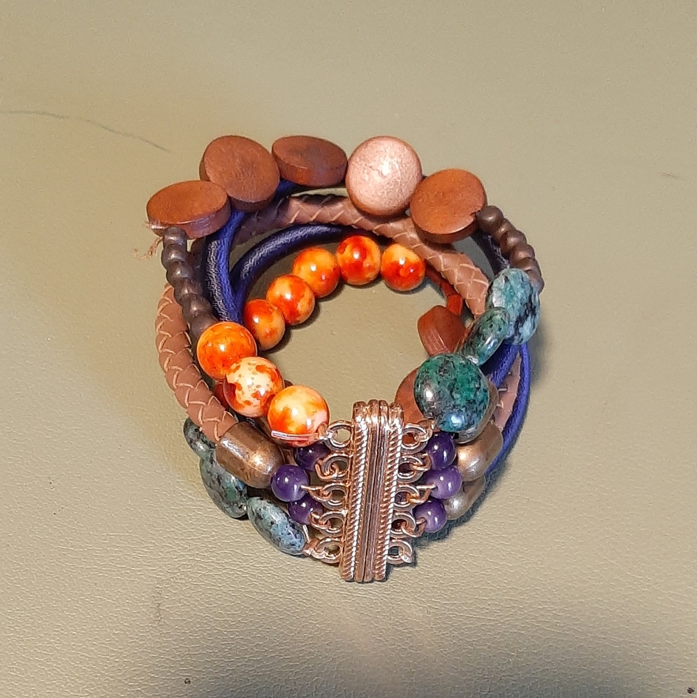 Multi strand Bracelet with magnetic closure. 8.5 inch